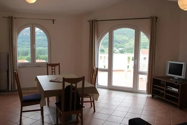 Ara-Marina Apartment Baska